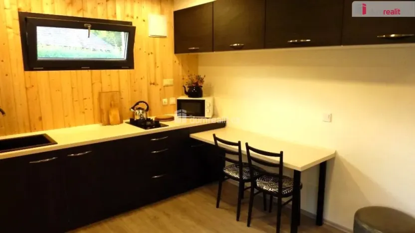 Prodej garáže, Pernštejnské Jestřabí - Maňová, 36 m2