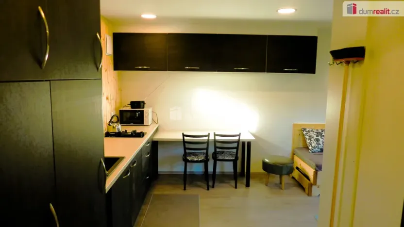 Prodej garáže, Pernštejnské Jestřabí - Maňová, 36 m2