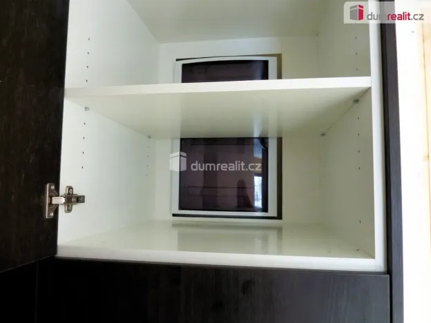 Prodej garáže, Pernštejnské Jestřabí - Maňová, 36 m2