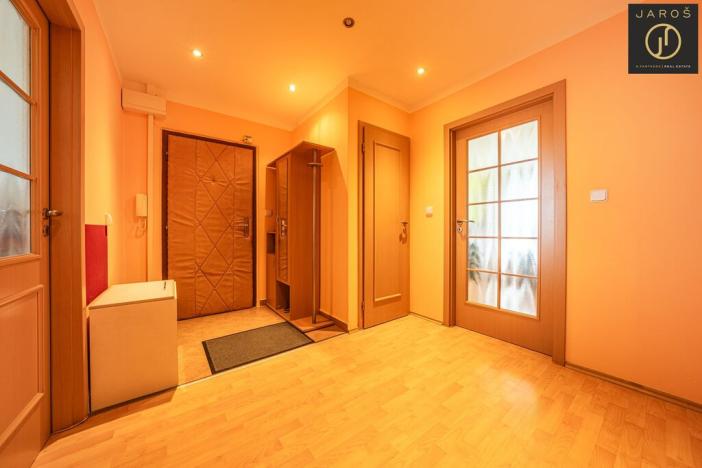 Prodej bytu 3+1, Jince, Zborovská, 65 m2