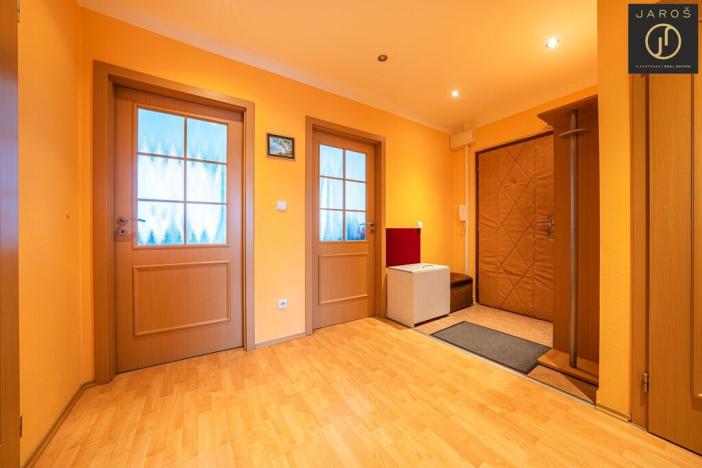 Prodej bytu 3+1, Jince, Zborovská, 65 m2