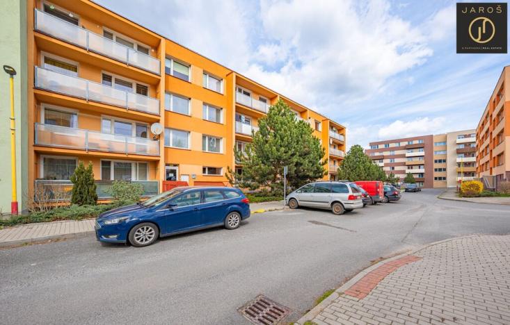 Prodej bytu 3+1, Jince, Zborovská, 65 m2