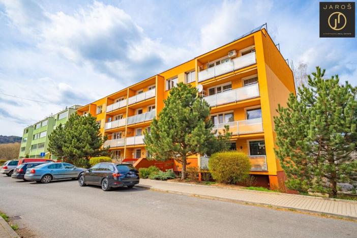 Prodej bytu 3+1, Jince, Zborovská, 65 m2