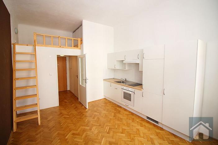 Pronájem bytu 1+kk, Praha - Žižkov, Orebitská, 25 m2