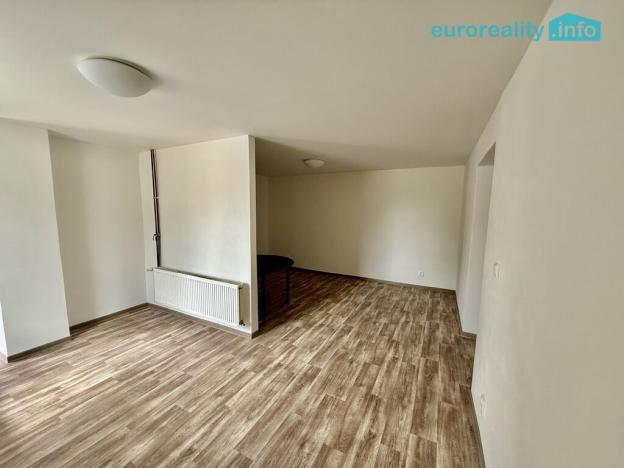 Pronájem obchodního prostoru, Mariánské Lázně - Úšovice, U Mlékárny, 175 m2