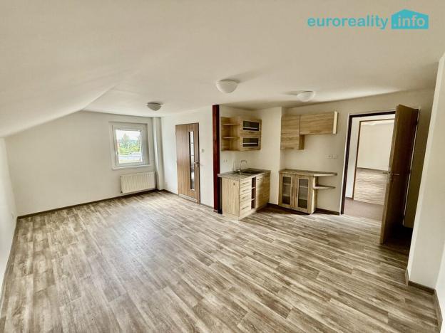 Pronájem obchodního prostoru, Mariánské Lázně - Úšovice, U Mlékárny, 175 m2