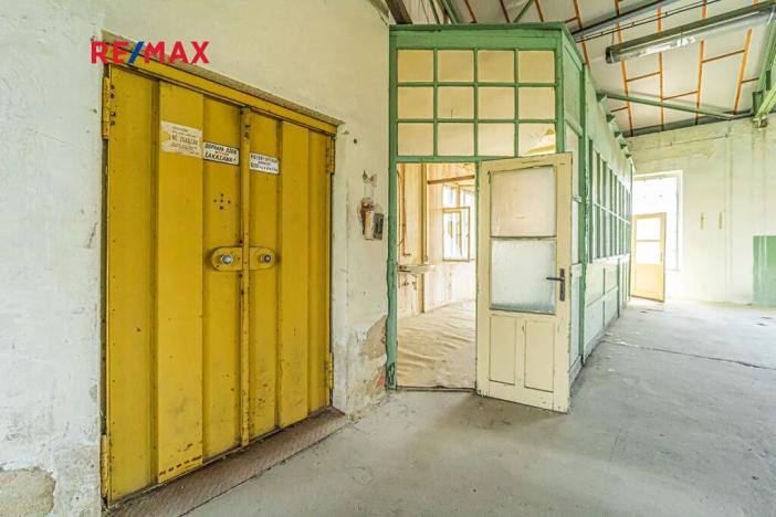 Pronájem skladu, Slaný, Netovická, 2000 m2