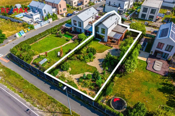 Prodej rodinného domu, Praha - Cholupice, Lhenická, 152 m2