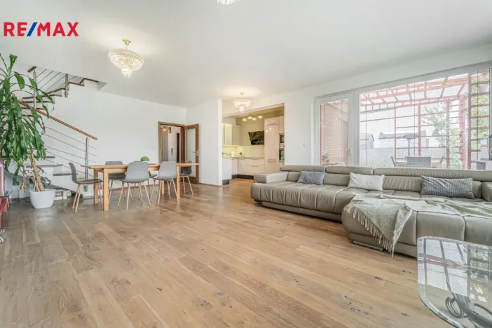 Prodej rodinného domu, Praha - Cholupice, Lhenická, 152 m2