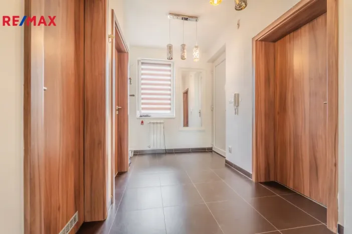 Prodej rodinného domu, Praha - Cholupice, Lhenická, 152 m2