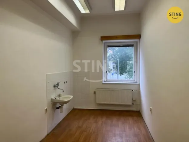 Pronájem skladu, Opava, Rybářská, 370 m2