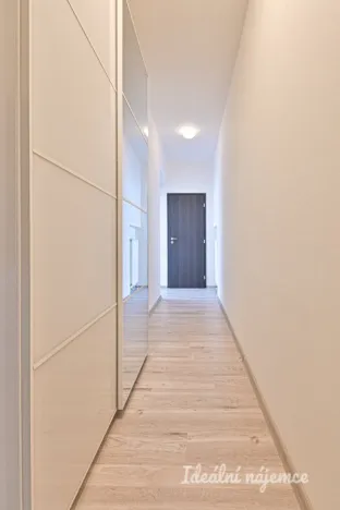 Pronájem bytu 1+kk, Brno - Královo Pole, Slovinská, 37 m2