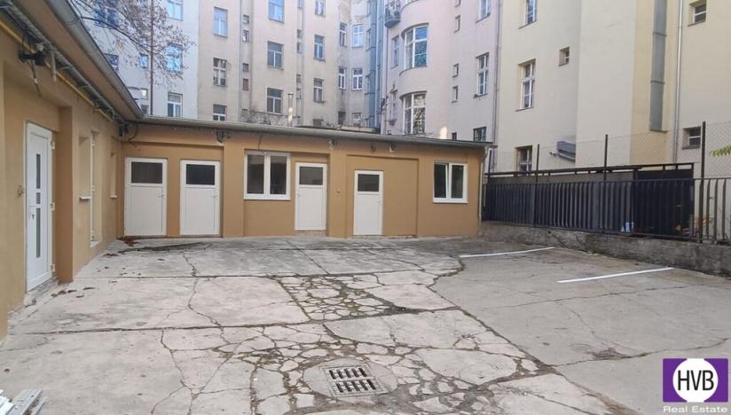 Prodej garážového stání, Praha - Žižkov, Husitská, 13 m2