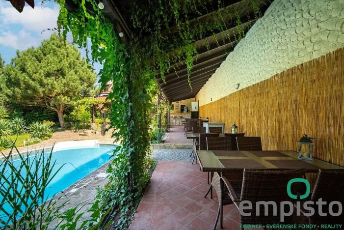 Prodej rodinného domu, Štítary, 327 m2