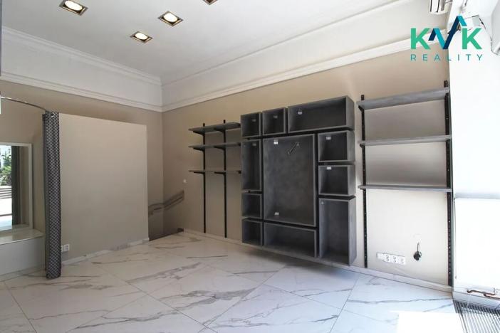 Prodej obchodního prostoru, Karlovy Vary, Mariánskolázeňská, 41 m2