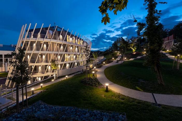 Pronájem kanceláře, Praha - Smíchov, Holečkova, 340 m2