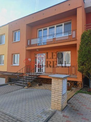 Prodej rodinného domu, Hrušovany u Brna, 450 m2