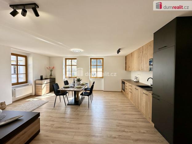 Prodej bytu 2+kk, Horní Blatná, náměstí Sv. Vavřince, 69 m2