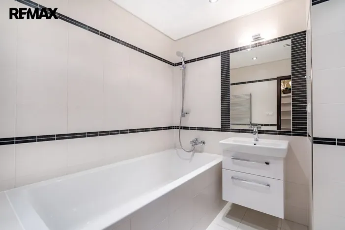 Prodej bytu 4+kk, Karlovy Vary, Libušina, 171 m2