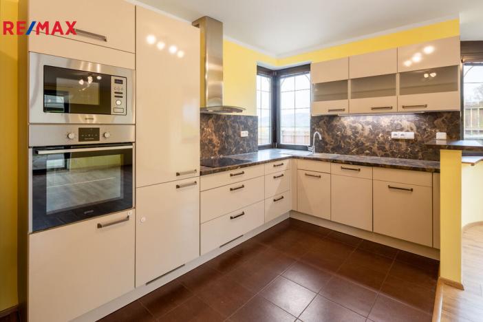 Prodej rodinného domu, Jenišov - Pod Rohem, K Rohu, 205 m2