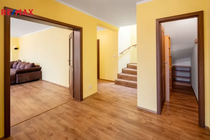 Prodej rodinného domu, Jenišov - Pod Rohem, K Rohu, 205 m2