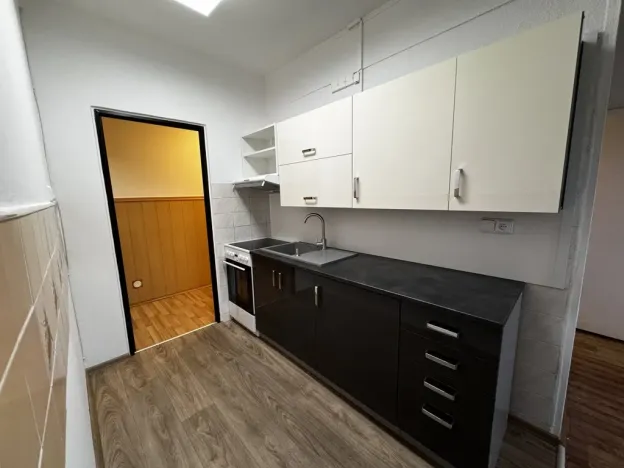Pronájem bytu 2+1, Zlín, Dlouhá, 56 m2