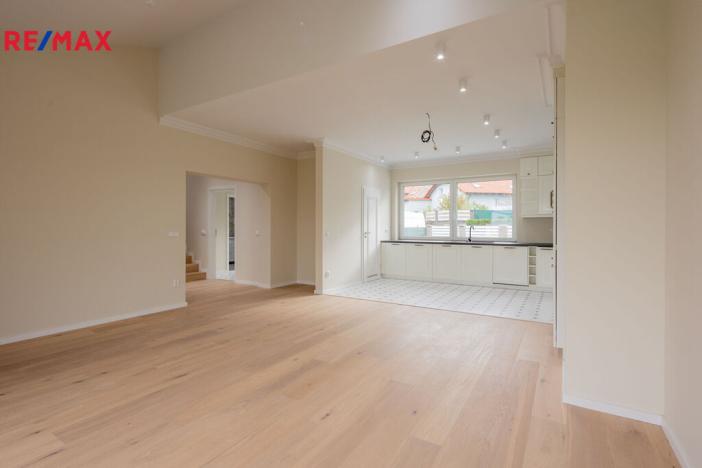 Prodej rodinného domu, Jenišov, 178 m2