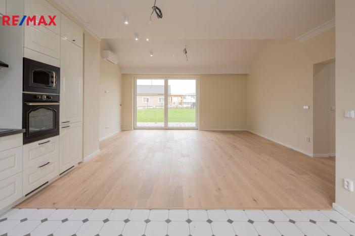 Prodej rodinného domu, Jenišov, 178 m2