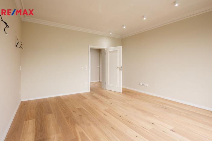 Prodej rodinného domu, Jenišov, 178 m2