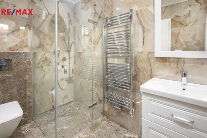 Prodej rodinného domu, Jenišov, 178 m2