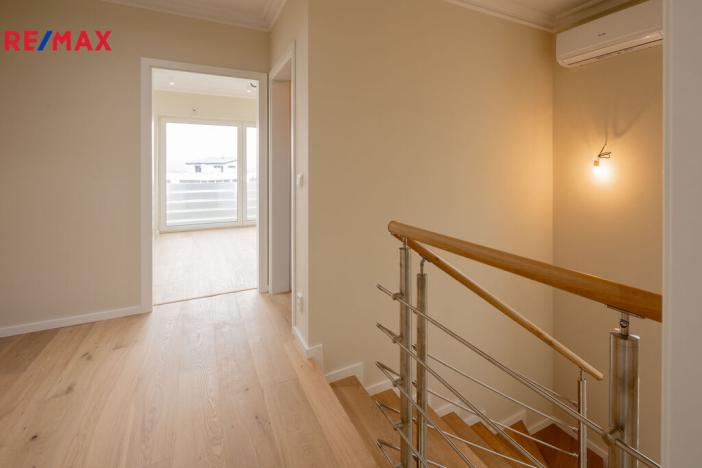 Prodej rodinného domu, Jenišov, 178 m2