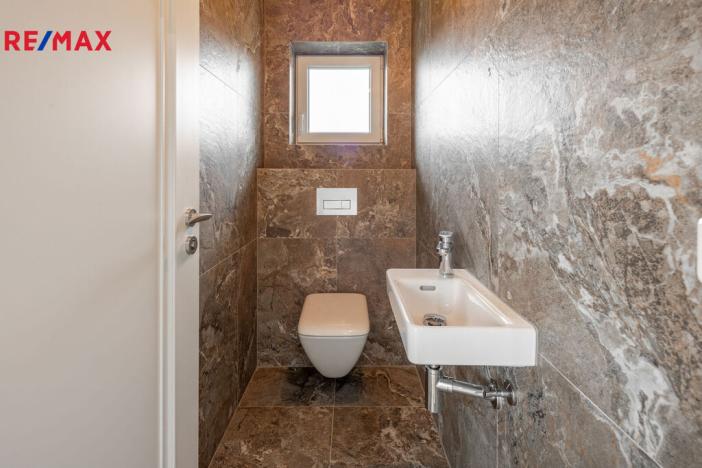 Prodej rodinného domu, Jenišov, 178 m2