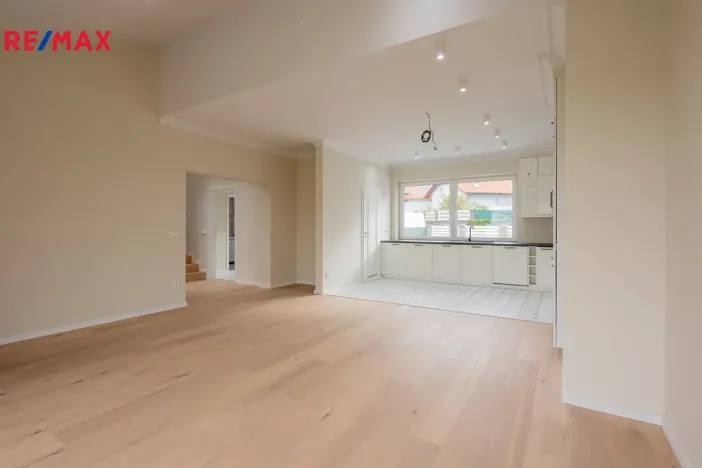 Prodej rodinného domu, Jenišov, 178 m2