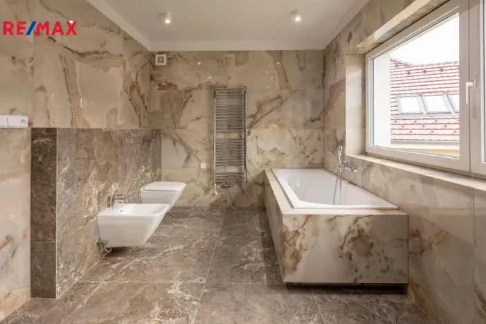 Prodej rodinného domu, Jenišov, 178 m2