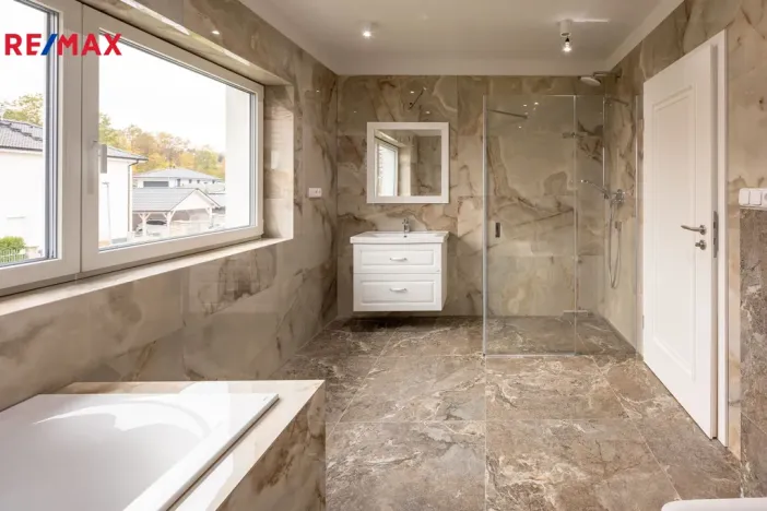 Prodej rodinného domu, Jenišov - Pod Rohem, Horská, 178 m2