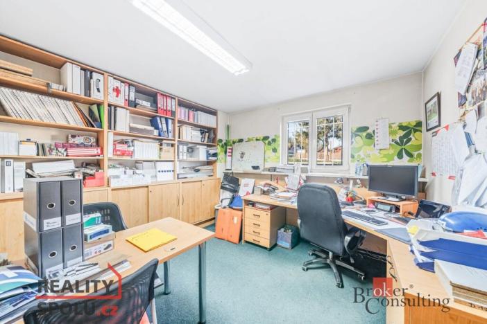 Prodej výrobních prostor, Kozolupy, 8000 m2