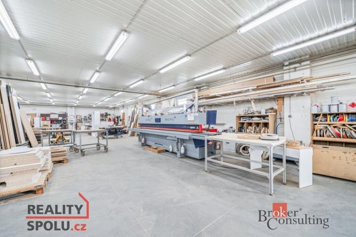 Prodej výrobních prostor, Kozolupy, 8000 m2