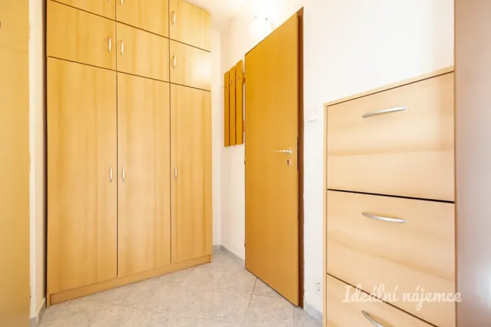 Pronájem bytu 1+kk, Praha - Střížkov, Habartická, 32 m2