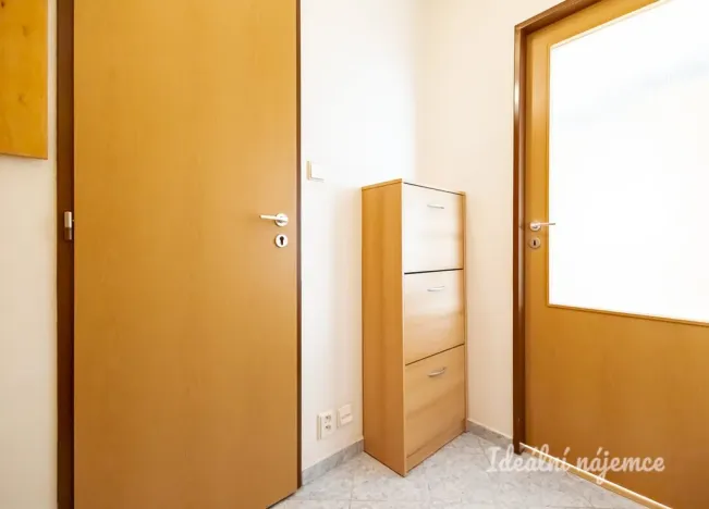 Pronájem bytu 1+kk, Praha - Střížkov, Habartická, 32 m2