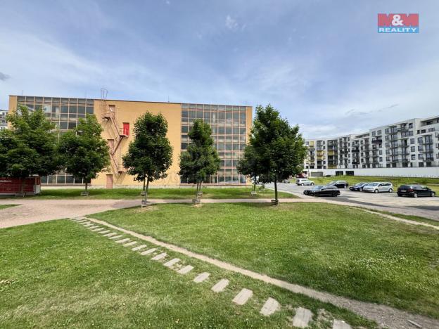 Prodej garážového stání, Praha - Střížkov, Lovosická, 18 m2