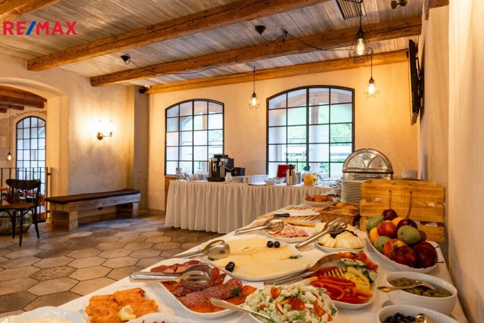 Prodej ubytování, Karlovy Vary, Křižíkova, 1021 m2