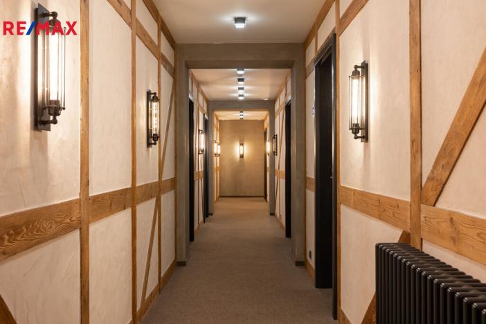 Prodej ubytování, Karlovy Vary, Křižíkova, 1021 m2