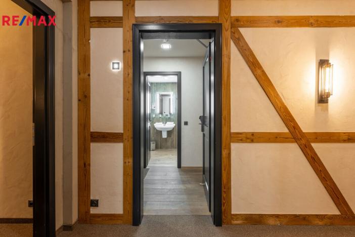 Prodej ubytování, Karlovy Vary, Křižíkova, 1021 m2