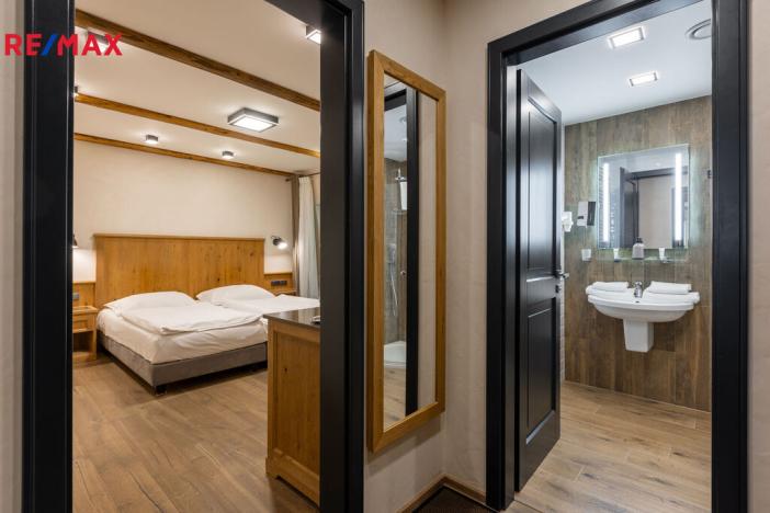 Prodej ubytování, Karlovy Vary, Křižíkova, 1021 m2