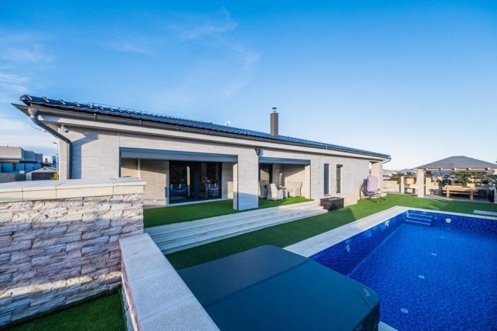 Prodej rodinného domu, Levín, Na Výsluní, 378 m2