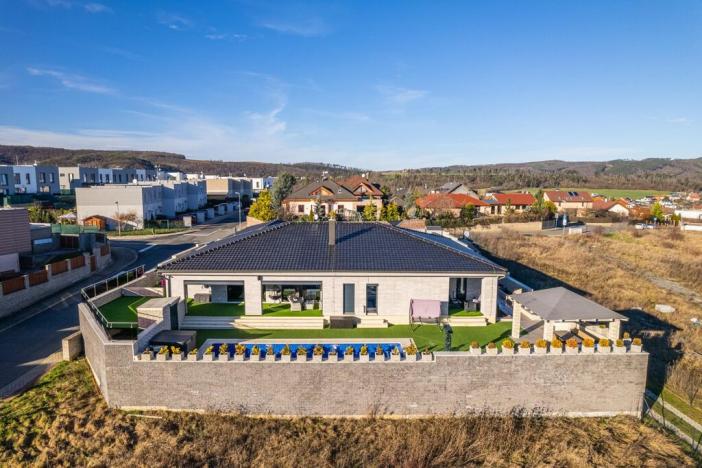 Prodej rodinného domu, Levín, Na Výsluní, 378 m2