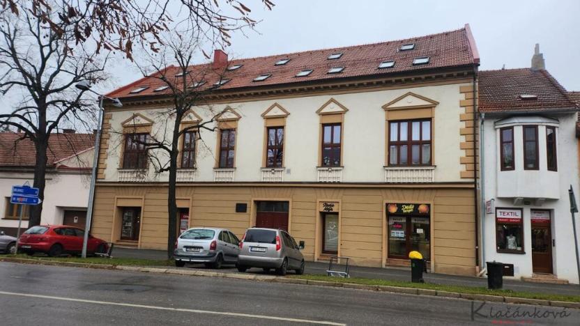 Pronájem obchodního prostoru, Napajedla, Masarykovo náměstí, 50 m2