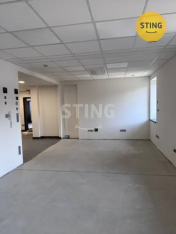 Pronájem kanceláře, Český Těšín, Jablunkovská, 902 m2