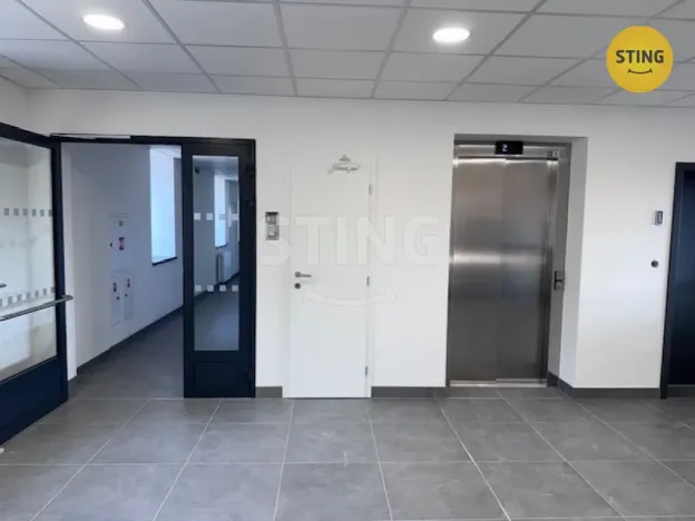 Pronájem kanceláře, Český Těšín, Jablunkovská, 902 m2