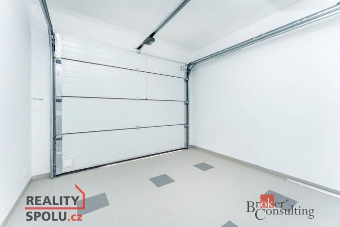 Prodej rodinného domu, Ořech, Východní, 166 m2